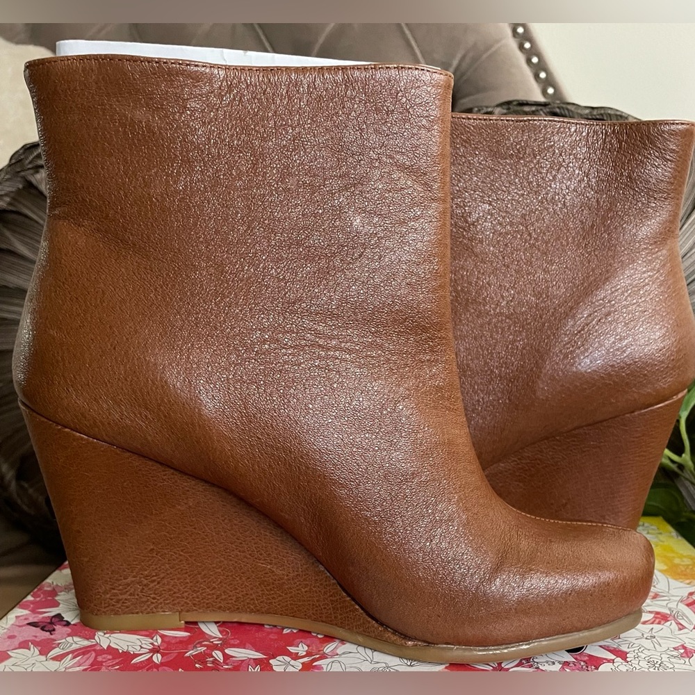 Gorgeous Chinese Laundry Nappa Leather Booties! - Picture 5 of 9